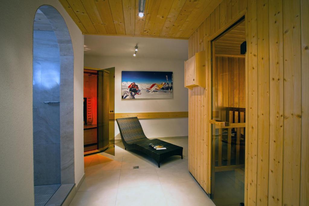 Hotel Lukas フィス エクステリア 写真