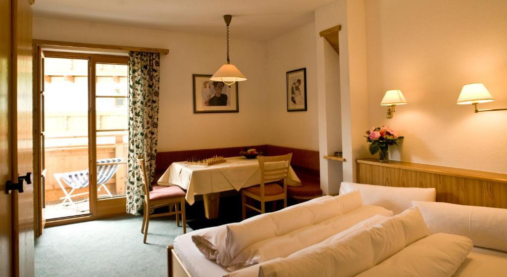 Hotel Lukas フィス エクステリア 写真